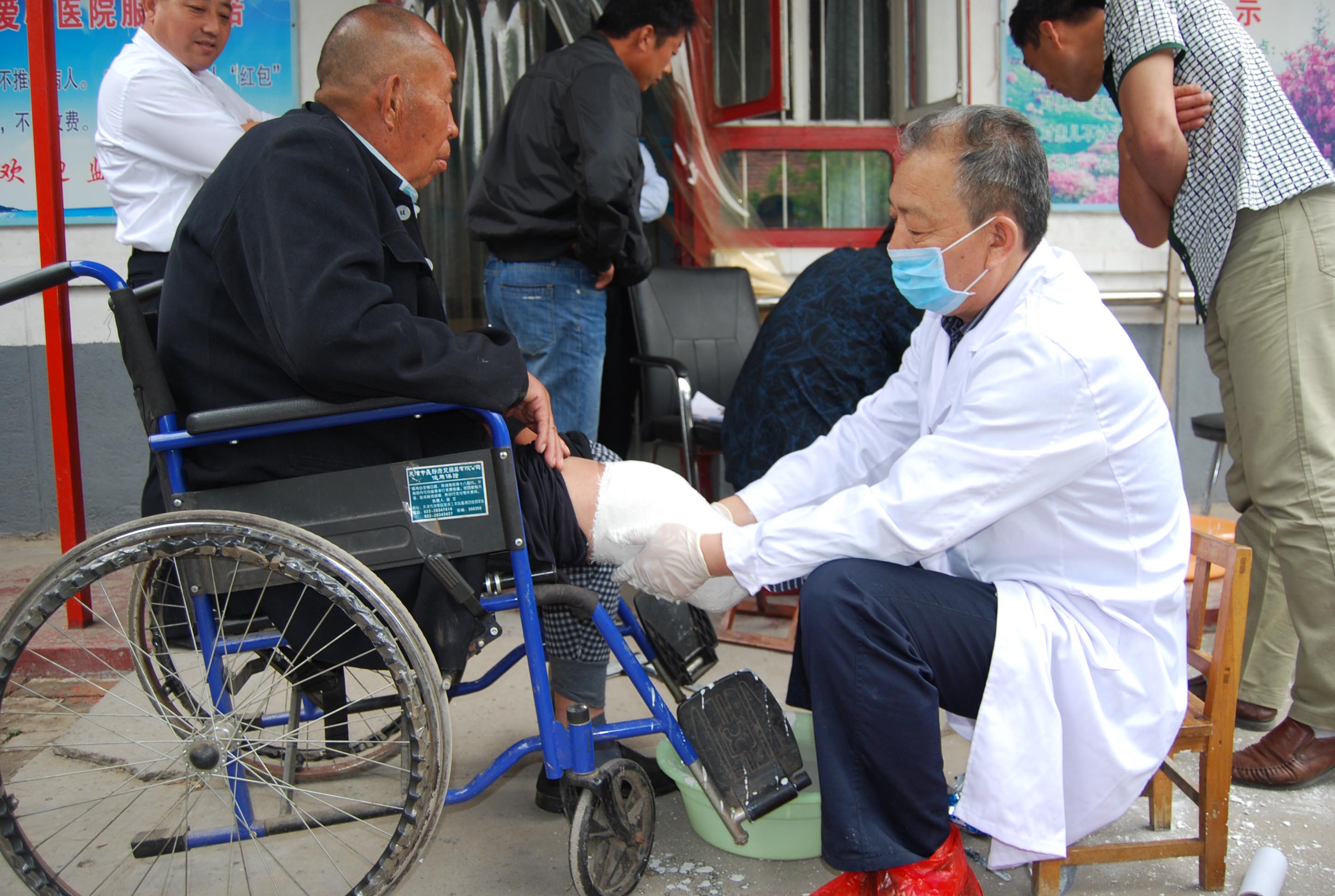 ��֫װ��վ��ʦ����Ϊһ���м��˼��ȡģ