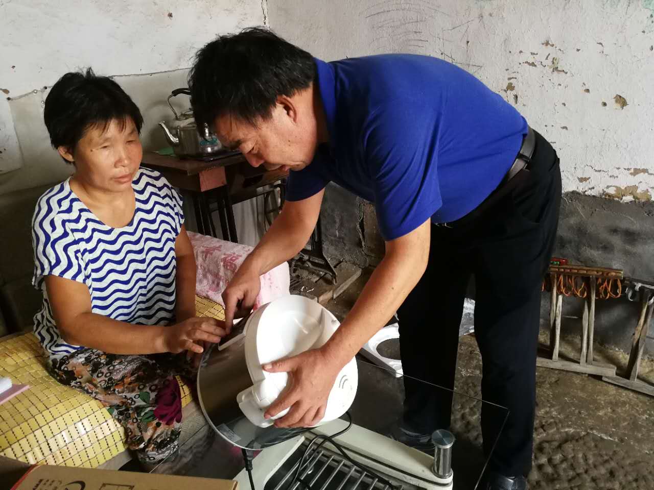 �����ز���������Ա��м��˽�������ä�ĵ緹�ҵ��÷�