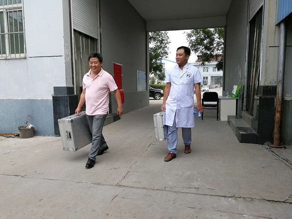 �ز���������Ա������ר��һ�𵽻�������Ϊ�м�Ա�����а����м���֤